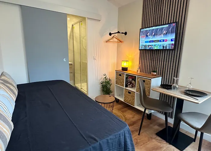 Charmant Studio Robespierre